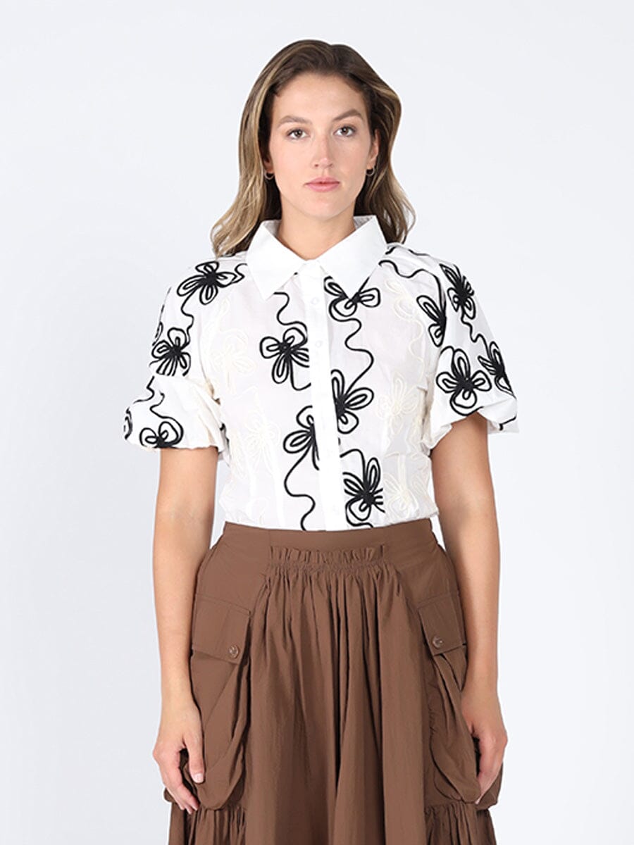 Gracia Fashion Women's Flower stitch puffed sleeve shirt